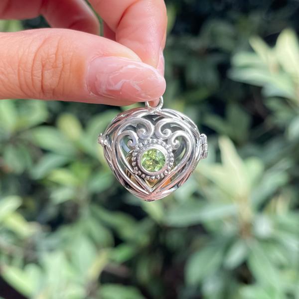 CIONDOLO PENDENTE CHARM CHIAMA ANGELI GABBIETTA PIETRA PERIDOTO ARGENTO 925