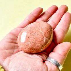 PALMSTONE MOONSTONE PESCA PIETRA LEVIGATA NATURALE SAPONETTA CRISTALLOTERAPIA