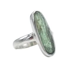 ANELLO MINIMAL OVALE LUNGO CIANITE VERDE CABOCHON ARGENTO 925