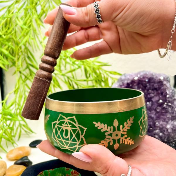 CAMPANA TIBETANA DISEGNATA SETTE CHAKRA VERDE LEGA METALLI MEDITAZIONE COMPRESO BATACCHIO CUSCINO
