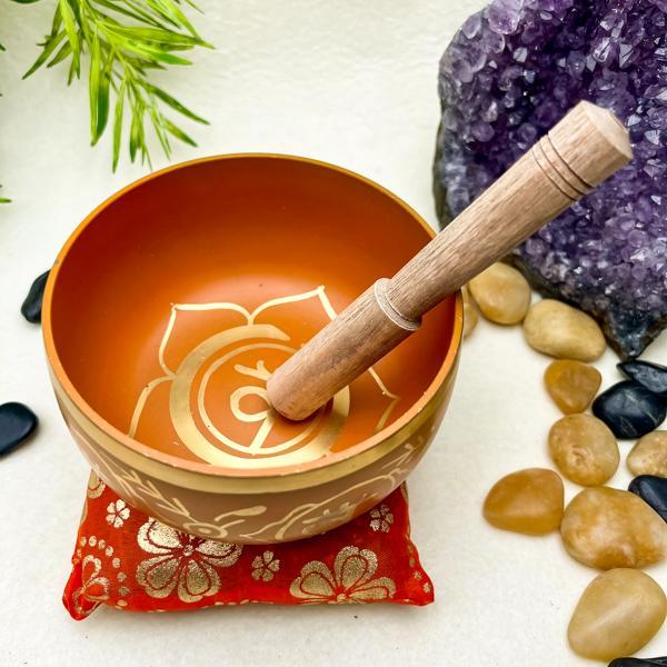 CAMPANA TIBETANA DISEGNATA SETTE CHAKRA ARANCIONE LEGA METALLI MEDITAZIONE COMPRESO BATACCHIO CUSCINO BOX