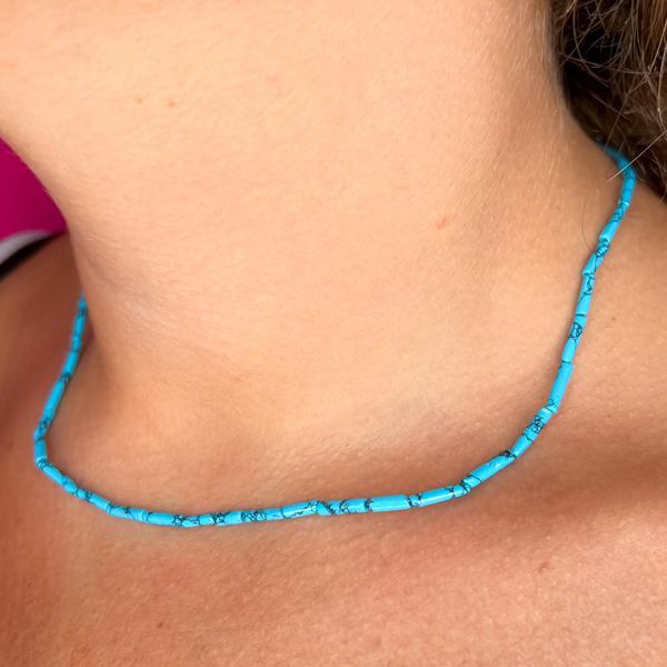 COLLANA ENERGETICA UNISEX CRISTALLI HOWLITE TURCHESE TUBOLARI REGOLABILE ARGENTO 925
