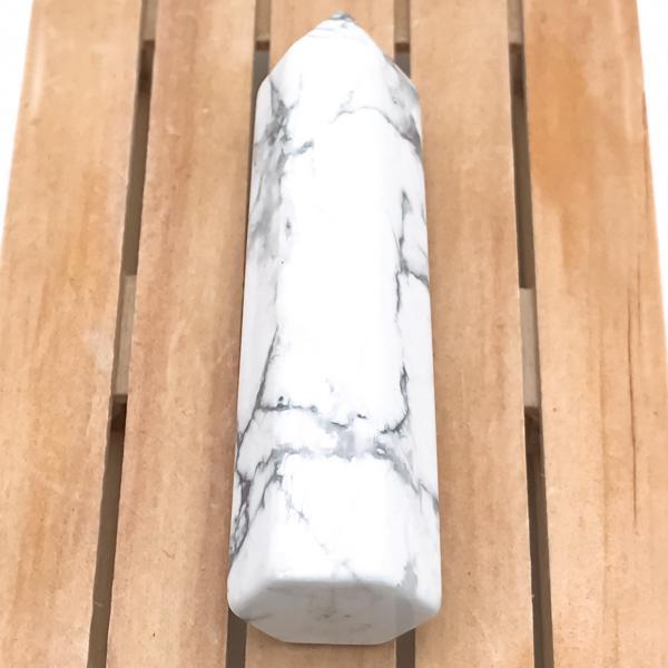 OBELISCO HOWLITE WHITE TORRE PIETRA LEVIGATA AULITE BIANCA NATURALE CRISTALLOTERAPIA