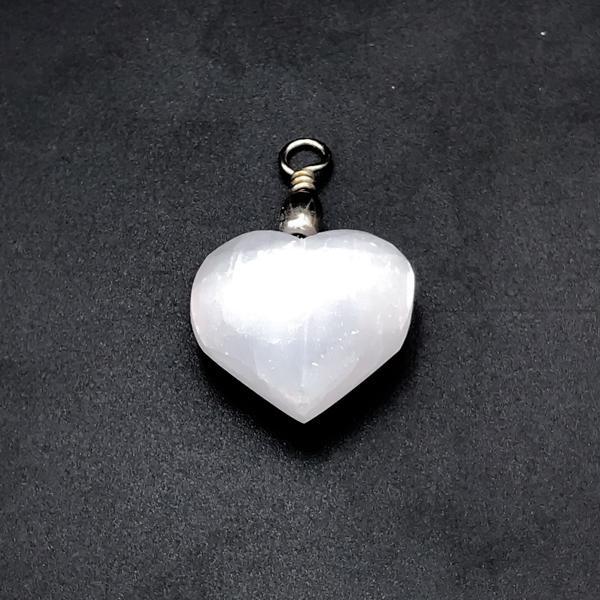 PENDENTE CUORE SELENITE PIETRA LEVIGATA NATURALE CRISTALLOTERAPIA
