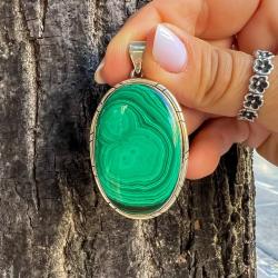 CIONDOLO BIG IPNOTICO PENDENTE ETNICO SCUDO MALACHITE OVALE ARTIGIANALE ARGENTO 925