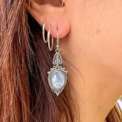 ORECCHINI PENDENTI ETNICO CON CORNICE  LAVORATA OVALE GEMME CABOCHON ADULARIA PIETRA DI LUNA  MONACHINA ARGENTO 925