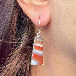 ORECCHINI PENDENTI MINIMAL CORNICE TRAPEZOIDALE GEMMA CABOCHON CORNIOLA MONACHINA ARGENTO 925