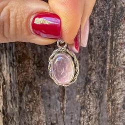 PENDENTE CORNICE OVALE QUARZO ROSA PIETRA NATURALE ARGENTO 925