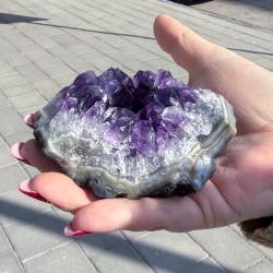 PIETRA AMETISTA PROPRIETÀ, SIGNIFICATO E USI IN CRISTALLOTERAPIA