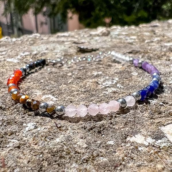BRACCIALE 7 CHAKRA SETTE PIETRE NATURALI TAGLIO BRIOLETTE REGOLABILE ACCIAIO