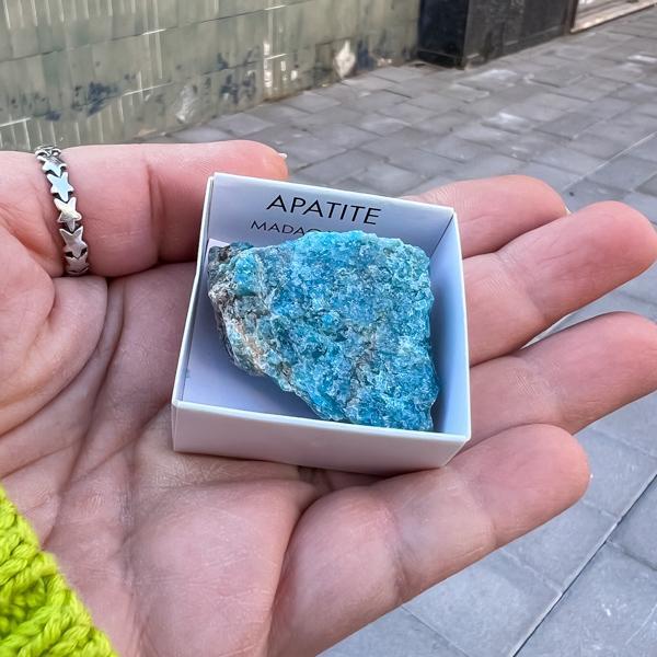 APATITE ROUGH BOX PIETRA GREZZA NATURALE MISURA MEDIA