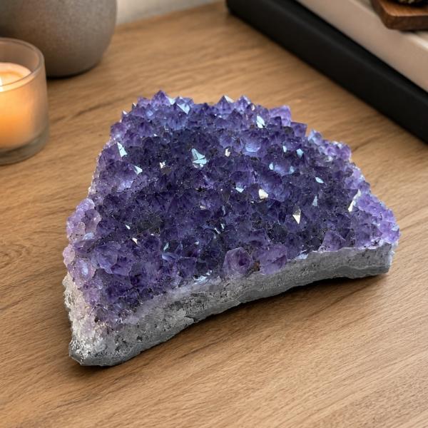 DRUSA AMETISTA PIETRA GREZZA CLUSTER CIRCA 2700 GRAMMI 