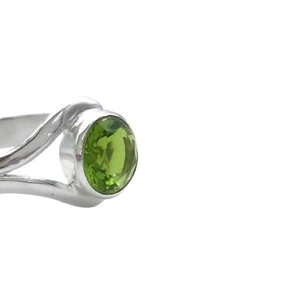 ANELLO DESIGN MINIMAL PIETRA TONDA PERIDOTO BRIOLETTE  REGOLABILE ARGENTO 925
