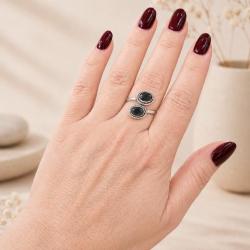 ANELLO DESIGN MINIMAL DOPPIA PIETRA OVALE BRIOLETTE OSSIDIANA CORNICE LAVORATA REGOLABILE ARGENTO 925