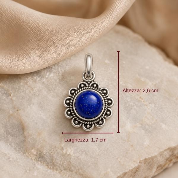 PENDENTE A FIORE TONDO CON PIETRA CABOCHON LAPISLAZZULI E ARGENTO 925