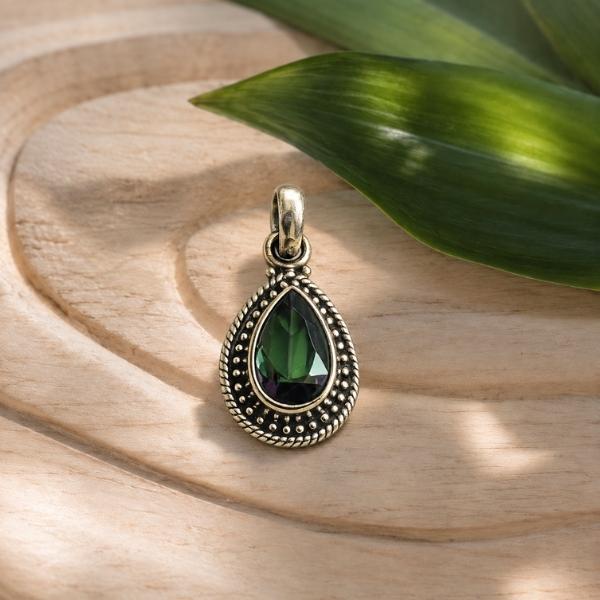 PENDENTE A GOCCIA PUNTINATA CON PIETRA BRIOLETTE MYSTIC TOPAZ E ARGENTO 925