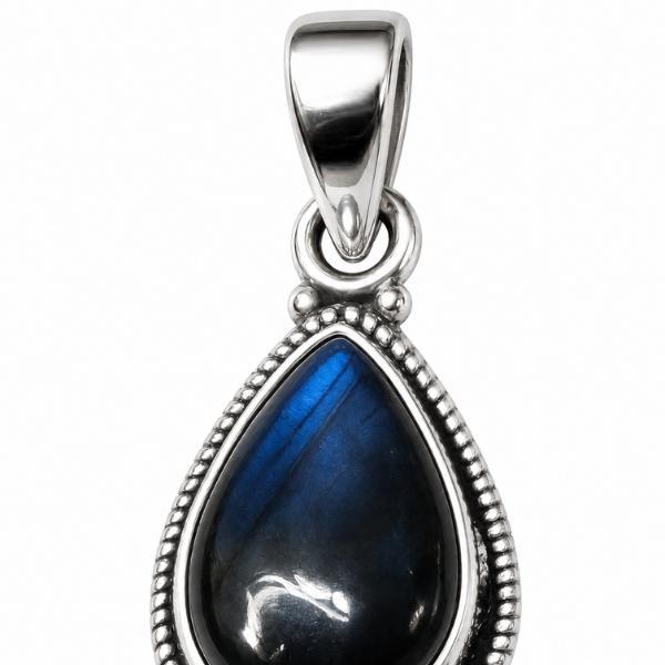PENDENTE A GOCCIA LAVORATA CON PIETRA CABOCHON LABRADORITE E ARGENTO 925
