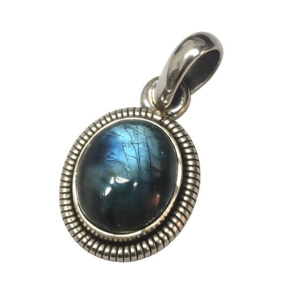 PENDENTE TONDO CORNICE A FILO LAVORATO CON PIETRA CABOCHON LABRADORITE E ARGENTO 925