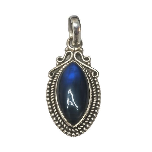 PENDENTE ELLISSE CORNICE LAVORATA CON PIETRA CABOCHON LABRADORITE E ARGENTO 925