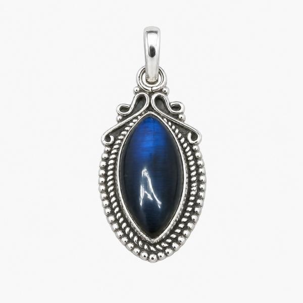 PENDENTE ELLISSE CORNICE LAVORATA CON PIETRA CABOCHON LABRADORITE E ARGENTO 925