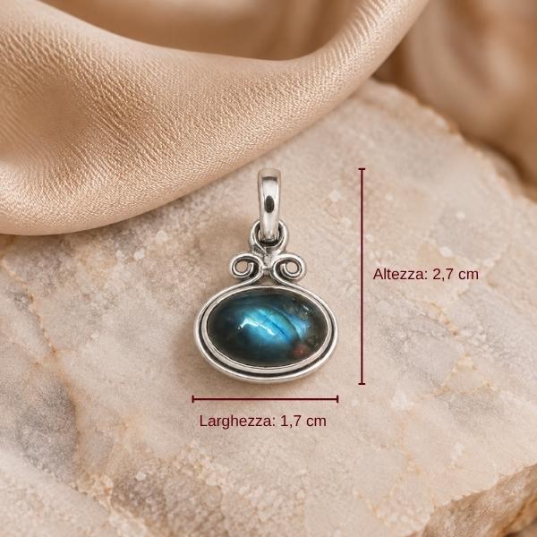 PENDENTE OVALE ORIZZONTALE A FILO LISCIA CON PIETRA CABOCHON LABRADORITE E ARGENTO 925