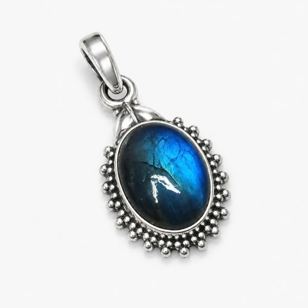 PENDENTE OVALE CORNICE PUNTINATA CON PIETRA CABOCHON LABRADORITE E ARGENTO 925