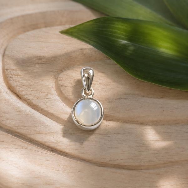PENDENTE MINIMAL TONDO PIETRA CABOCHON ADULARIA E ARGENTO 925