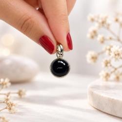 PENDENTE MINIMAL TONDO PIETRA CABOCHON TORMALINA NERA E ARGENTO 925