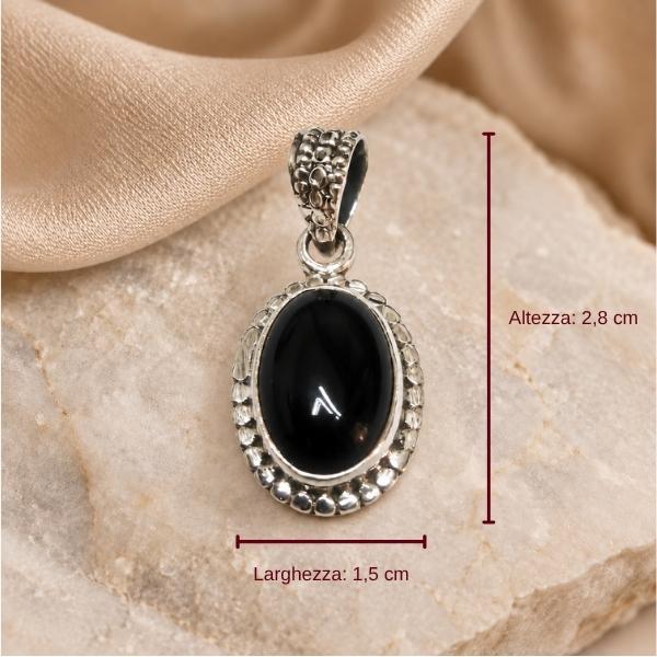 PENDENTE OVALE CORNICE PUNTINATA CON PIETRA CABOCHON OSSIDIANA NERA  E ARGENTO 925