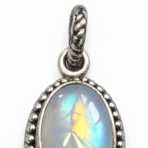 PENDENTE OVALE CORNICE PUNTINATA CON PIETRA CABOCHON ADULARIA  E ARGENTO 925