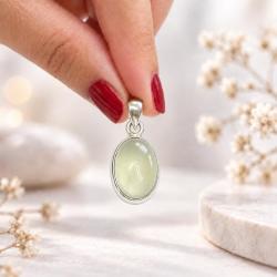 PENDENTE OVALE MINIMAL CON PIETRA CABOCHON PREHNITE  E ARGENTO 925