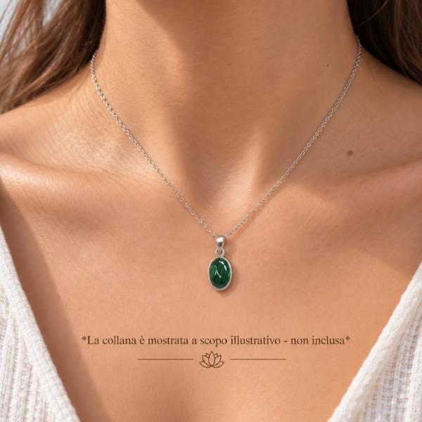 PENDENTE OVALE MINIMAL CON PIETRA CABOCHON MALACHITE  E ARGENTO 925