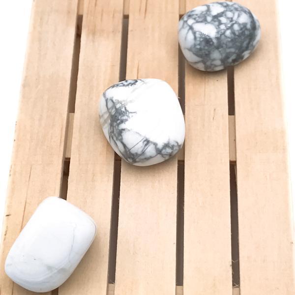 PIETRA NATURALE HOWLITE BIANCA BURATTATA TUMBLED CRISTALLOTERAPIA