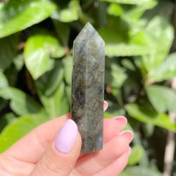 PIETRA LABRADORITE  PROPRIETÀ, SIGNIFICATO E USI IN CRISTALLOTERAPIA