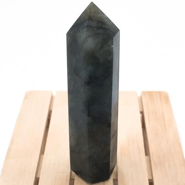 PIETRA LABRADORITE  PROPRIETÀ, SIGNIFICATO E USI IN CRISTALLOTERAPIA