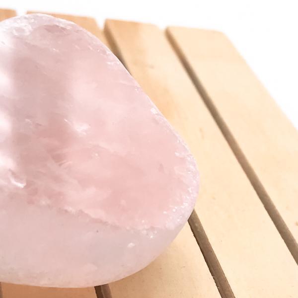 QUARZO PROFETA O ALLUVIONALE DI QUARZO ROSA LEVIGATO NATURALMENTE CRISTALLOTERAPIA