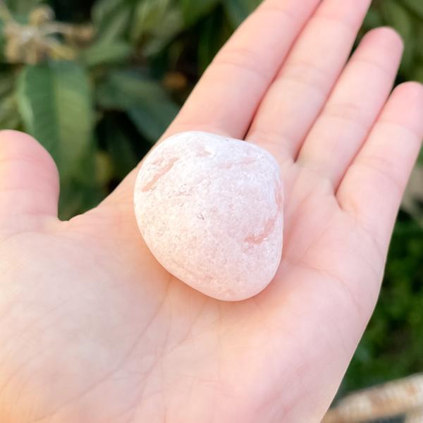 QUARZO PROFETA O ALLUVIONALE DI QUARZO ROSA LEVIGATO NATURALMENTE CRISTALLOTERAPIA