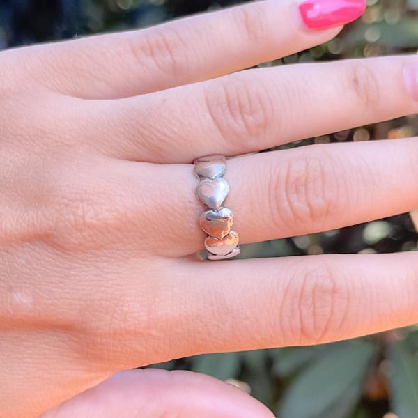 ANELLO FASCIA LOVE CUORI BOMBATI ARGENTO 925