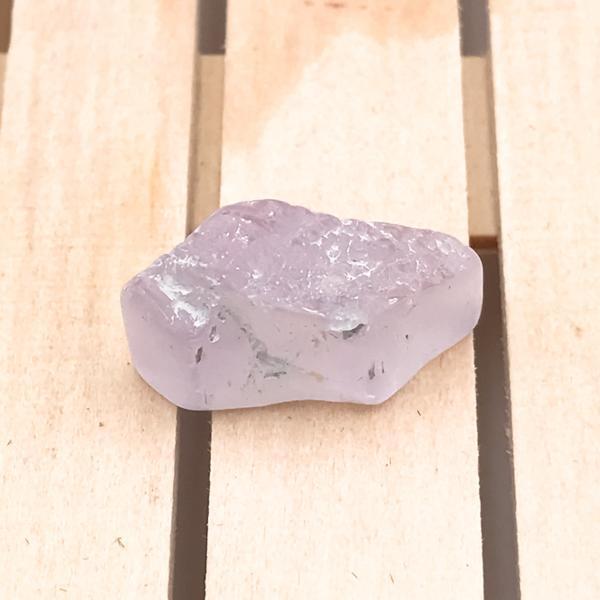 KUNZITE ROUGH  MINI PIETRA GREZZA NATURALE DI CIRCA 1 GRAMMO E MEZZO  