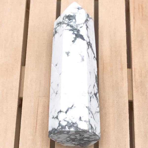 OBELISCO HOWLITE WHITE TORRE PIETRA LEVIGATA AULITE BIANCA NATURALE CRISTALLOTERAPIA