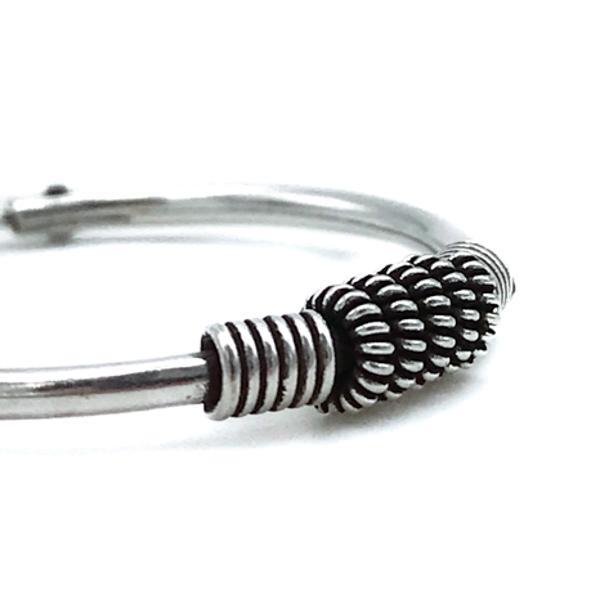 MONO ORECCHINO ETHNIC CERCHIO MODANATURA CENTRALE CORDA ARGENTO 925