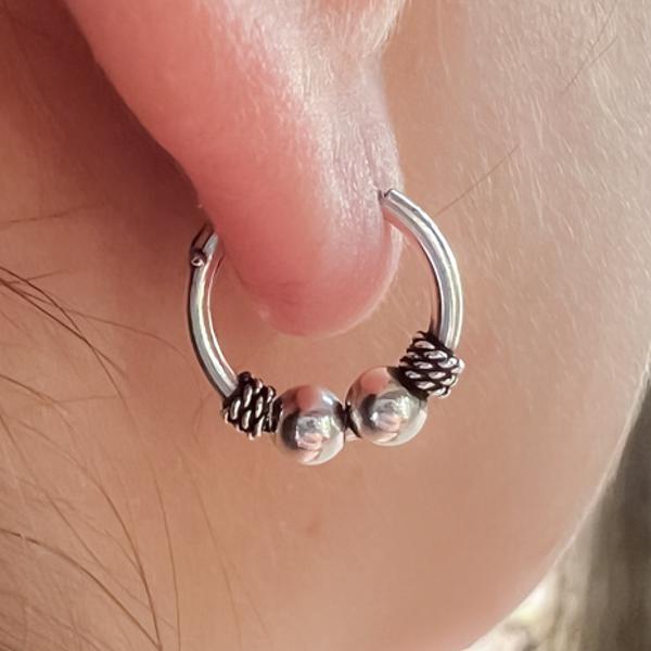 MONO ORECCHINO ETNICO CERCHIO BOMBATO SFERE UNISEX ARGENTO 925