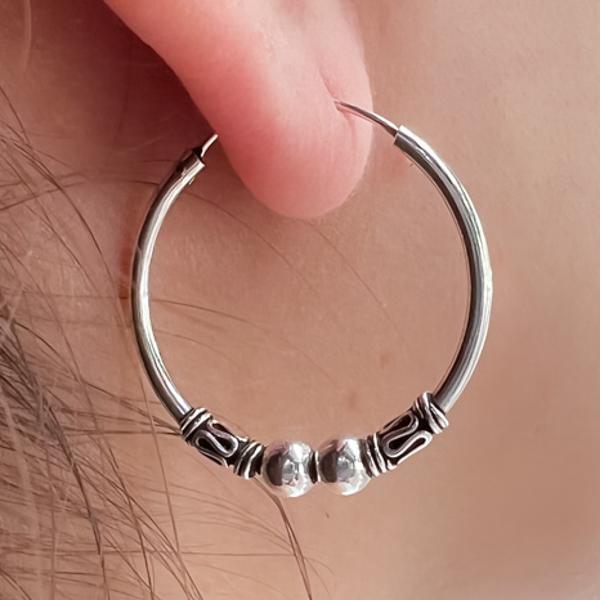 MONO ORECCHINO ETNICO CERCHIO BOMBATO SFERE UNISEX ARGENTO 925