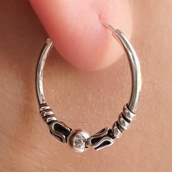 MONO ORECCHINO CERCHIO SPIRALI MODANATURE SFERA CENTRALE CHIUSURA SCOMPARSA UNISEX ARGENTO 925