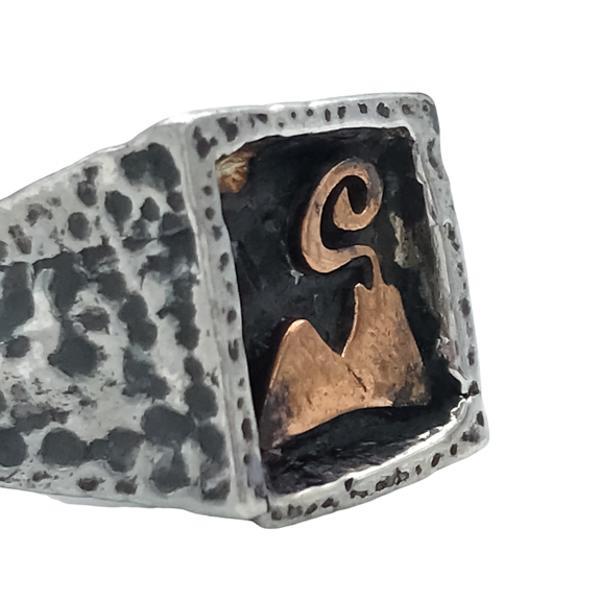 ANELLO CHEVALIER QUADRATO MARTELLATO SPACCANAPOLI REGOLABILE VESUVIO MONTE SOMMA ARGENTO 925